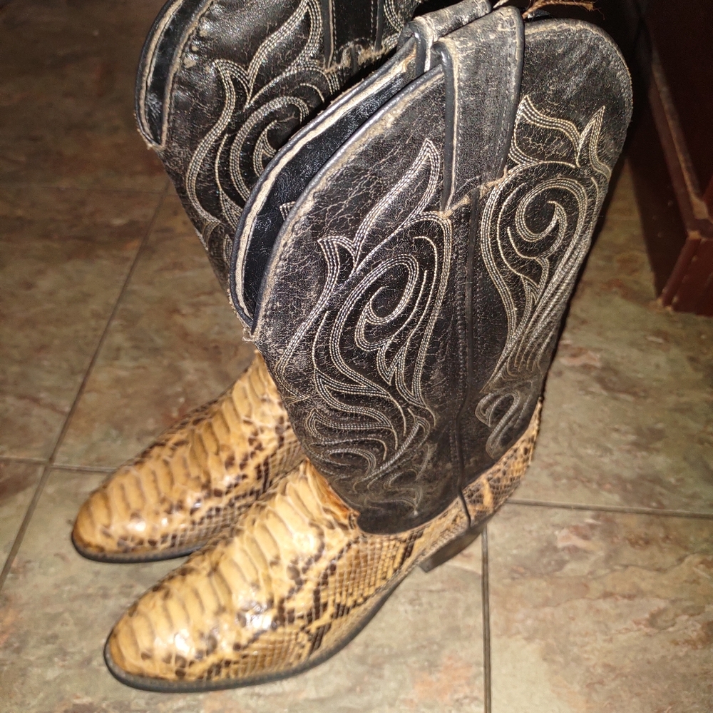 Laredo 7 1/2 Cowgirl Leather Boots